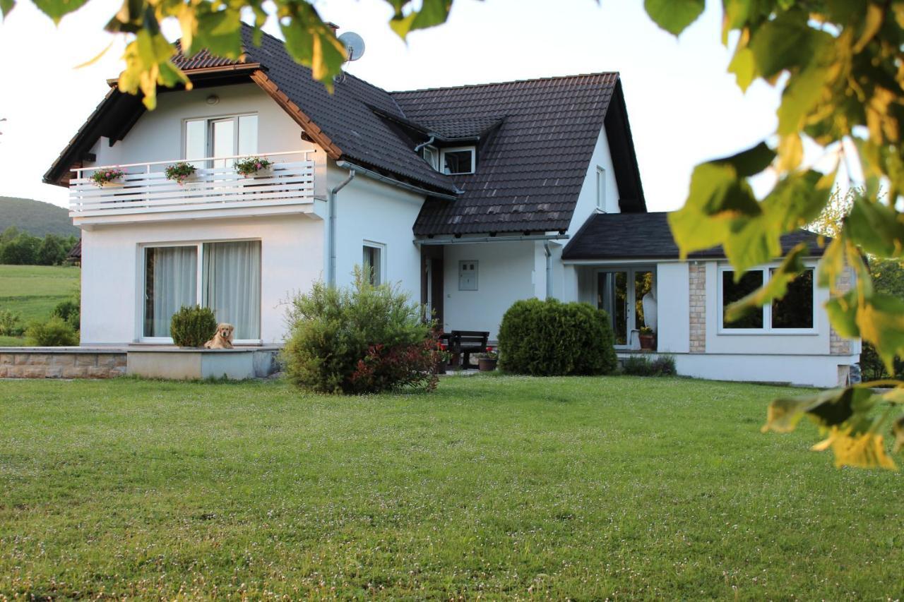 Bed and Breakfast House Biba & Leona Rastovača Exterior foto
